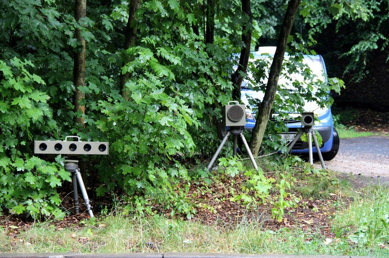 Radarwarner Ratgeber - Radarwarner, Laserblinder oder POI-Warner?